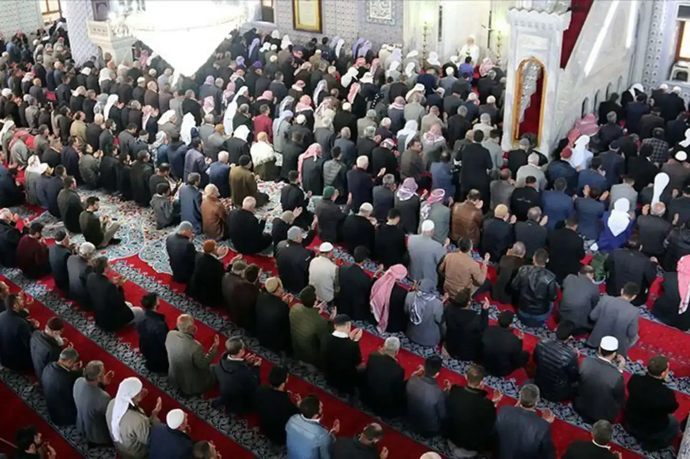 Cuma hutbesi: Kimliğimiz geleceğimizdir