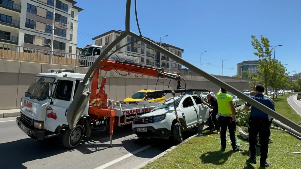 Malatya'da 2 otomobil çarpıştı: 3 yaralı