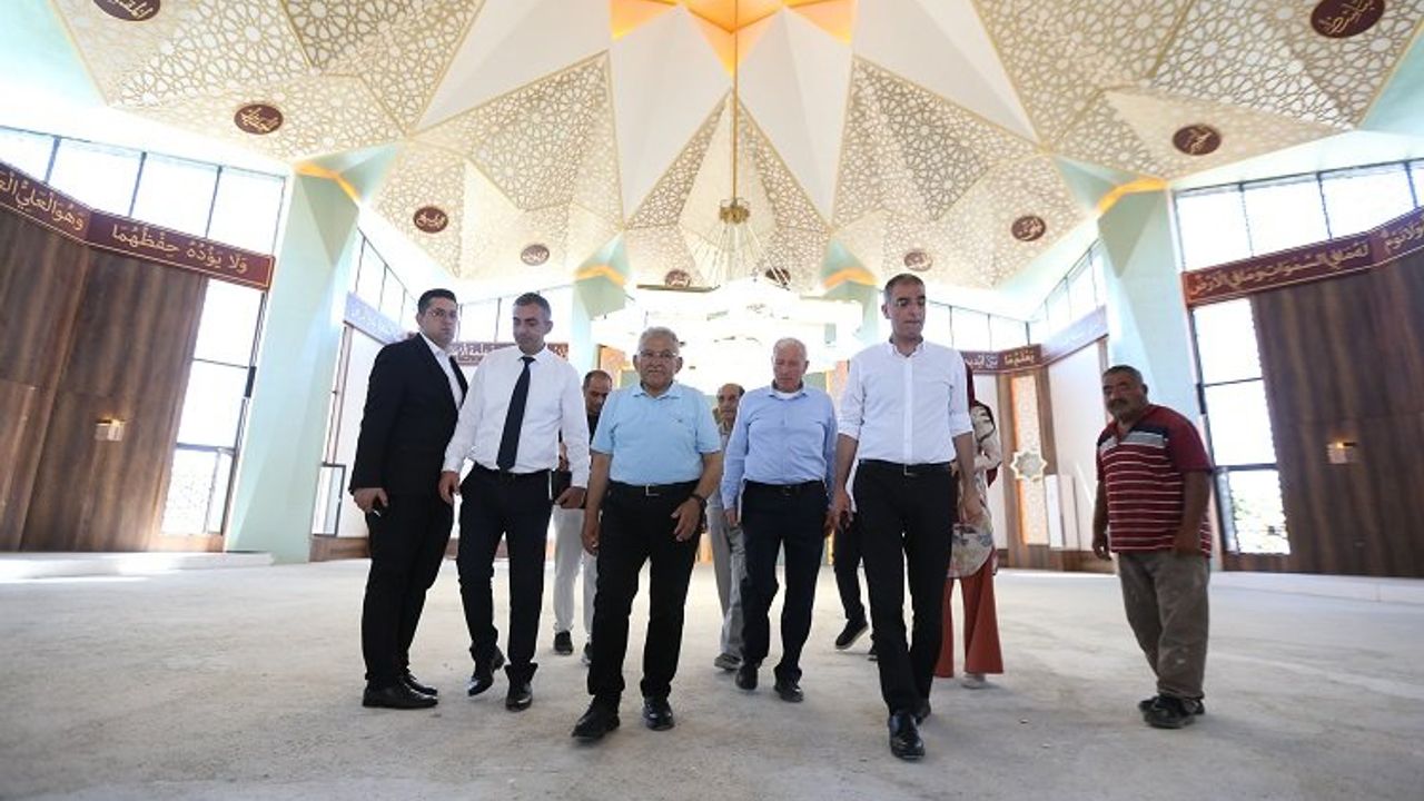 Kayseri'de Şevki Eren Albayrak Camii gün sayıyor