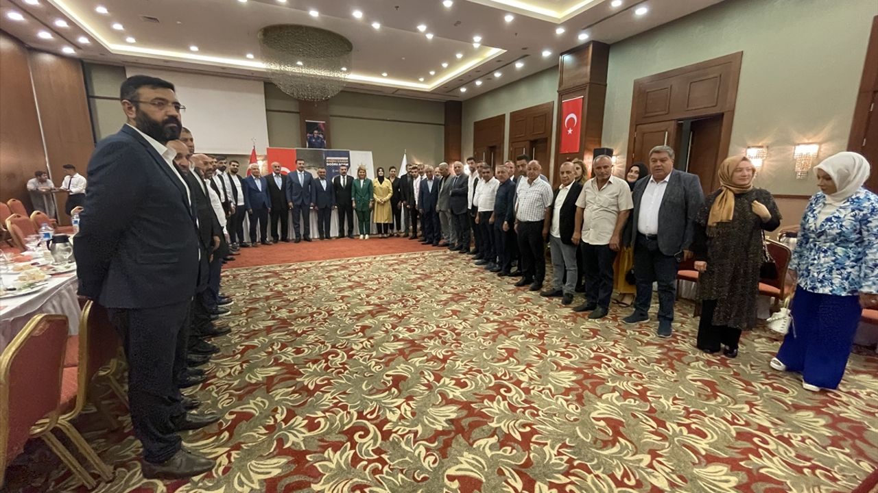 AK Parti Malatya İl Başkanlığı yönetim kurulu üyeleri tanıtıldı
