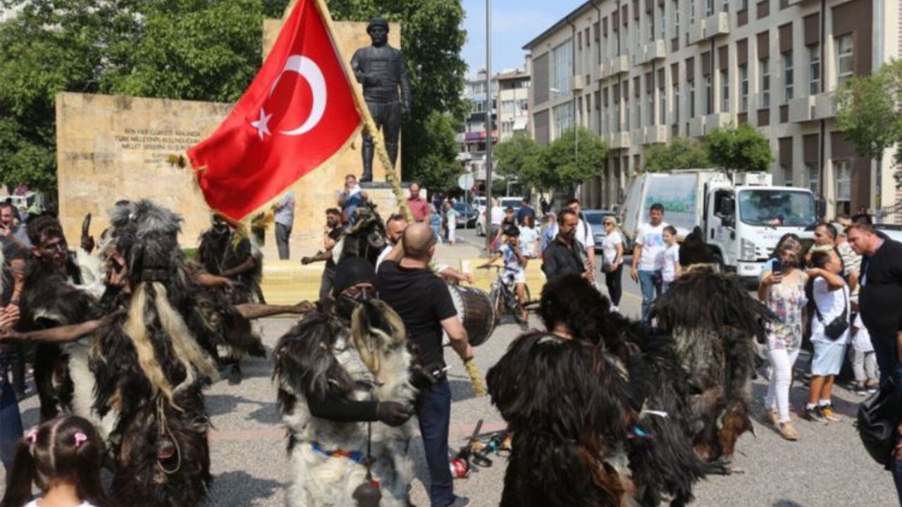 Tütütabaklar, Balıkesir'deki kutlamalara damga vurdu