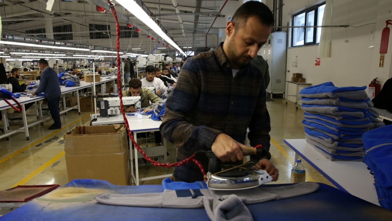 Bitlis'te kurulan fabrikalarda üretilen tekstil ürünleri Avrupa, Orta Doğu ile Uzak Doğu ülkelerine gönderiliyor