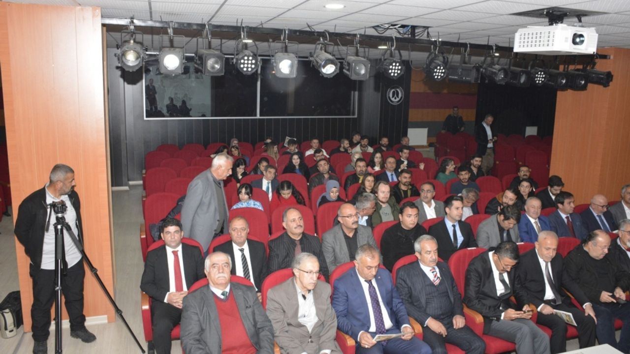 Hakkari'de "Zap Havzası Somut Kültür Varlıkları Çalıştayı" yapıldı