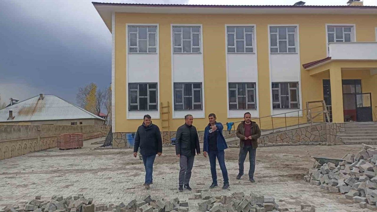 Ağrı İl Milli Eğitim Müdürü Kökrek, Patnos’taki okul inşaatlarını denetledi