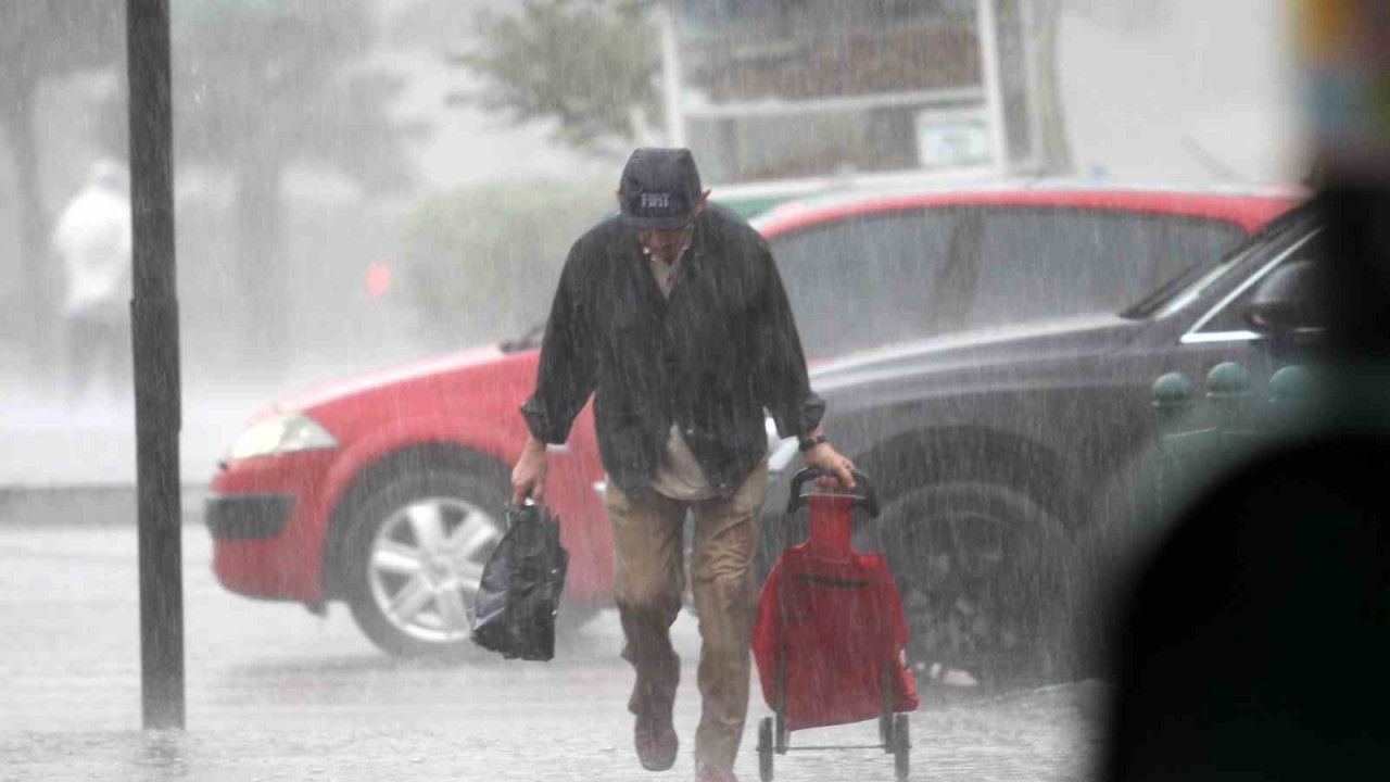 Erzincan’da beklenen kuvvetli sağanak yağışlara dikkat!