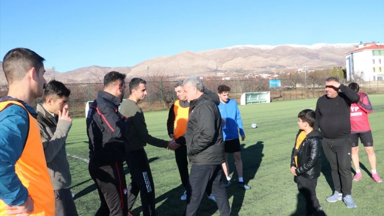 Baskil Belediye Başkanı Akmurat, Gençlerbirliği Spor Kulübü'nü ziyaret etti