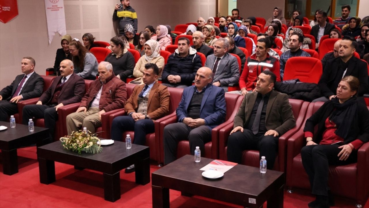 Erzurum'da "Türkiye Yüzyılı Aile Söyleşileri" programı düzenlendi