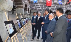 Hakkari'de "Üç Kuşak Hakkari" fotoğraf sergisi açıldı