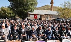 Muş’ta husumetli aileler Kur’an-ı Kerim’in altından geçerek barıştı