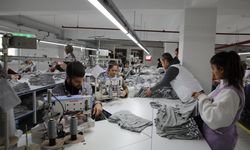 Devlet desteğiyle kurulan tekstil fabrikası kadınlara ekmek kapısı oldu