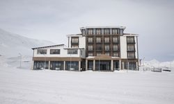 Hakkari'deki kayak merkezinde açılan 120 yataklı otel kış turizmini canlandıracak