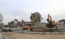 Malatya şehir merkezinde ağır hasarlı yapıların yıkımında sona gelindi
