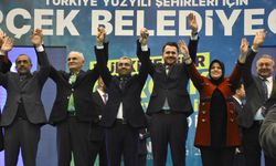 AK Parti'li Yılmaz, Van'da ilçe belediye başkan adayları tanıtım töreninde konuştu: