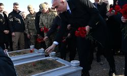 Bakan Ersoy, Malatya'da depremde hayatını kaybedenlerin mezarlarını ziyaret etti