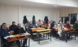 Bingöl'de düzenlenen kursta Zazaca öğrenmek isteyenlere ücretsiz eğitim veriliyor