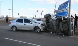 Kars'ta iki otomobilin karıştığı kazada 4 kişi yaralandı