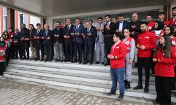 Bitlis'te hastane ve üniversite yerleşkesinde "Kızılay Butik" açıldı