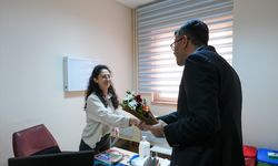 Hakkari Valisi Çelik, Tıp Bayramı dolasıyla hastaneyi ziyaret etti