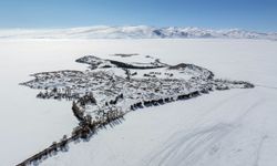Kars, ören yeri, müze ve buzla kaplı Çıldır Gölü ile fotoğrafçıların uğrak yeri oldu