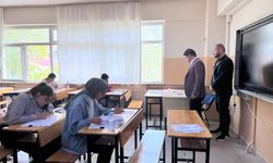 Hakkari'de öğrenciler bursluluk sınavında ter döktü