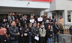 Ahlat'ta öğretmen ve idareciler, okul müdürünün öldürülmesini protesto etti