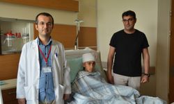 Bitlis'te beyin kanaması geçiren çocuk doktorların müdahalesiyle hayata tutundu