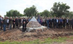 Elazığ'ın Nimri köyünde Fransız sanatçının yaptığı heykelin açılışı gerçekleştirildi
