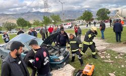 Erzincan'daki kazada yaralanan sürücü, tedavi altına alındığı hastanede öldü