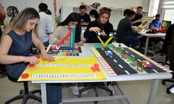 Muş'ta üniversitesi öğrencileri, ahşaptan matematik materyalleri hazırlıyor