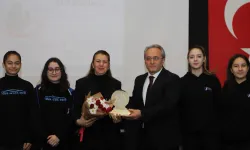 Prof. Dr. Burcu Özsoy Bursa'da gençlerle buluştu!