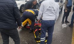 Hafif ticari aracın çarptığı yaya yaralandı