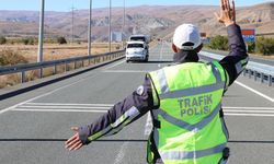 Trafik denetimlerinde 566 bin 903 araca işlem yapıldı