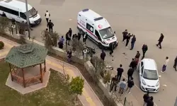 Otomobil ile çarpışan motosiklet sürücüsü hayatını kaybetti