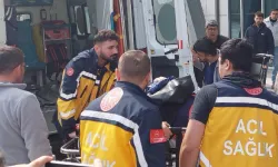 Otomobil Bariyerlere Çarptı: 1 Ölü, 2 Yaralı