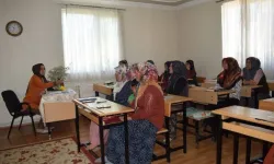 Ailenin Eğitimini Önemseyen Bir Kadın Meclisi