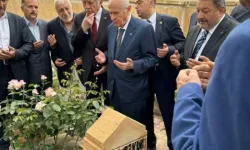 Bahçeli’den Şehit Hamido’nun Mezarına Ziyaret