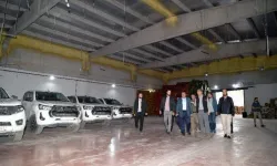 Başkan Gürkan (İHH) Malatya Şubesinin lojistik merkezini ziyaret etti.