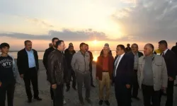 Malatya Büyükşehir Belediye Başkanı Selahattin Gürkan, Feribota binerek vatandaşlarla sohbet etti.
