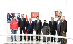 Türk Kızılay Malatya Şube Başkanı ve Yönetimi Başkan Gürkan’ı Ziyaret Etti
