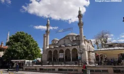 Yeni Caminin Sülieti Kaybolmasın