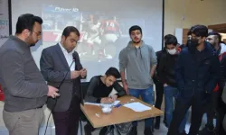 Yeşilyurt Belediyesi, Ahmet Çalık anısına ödüllü PES Turnuvası düzenledi.