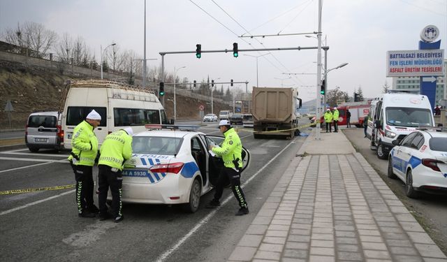 Malatya'da kamyonun çarptığı yaya öldü