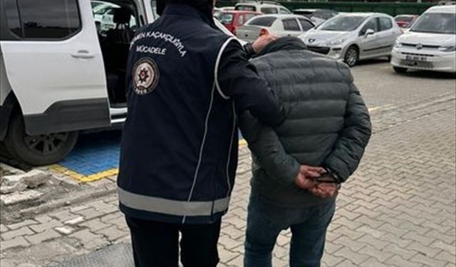 Erzincan'da düzensiz göçmenleri taşıyan sürücü tutuklandı