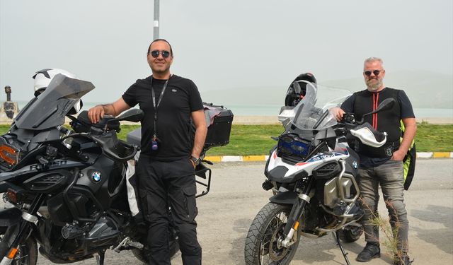 Antalya'dan yola çıkan motosiklet tutkunları Bitlis'e ulaştı