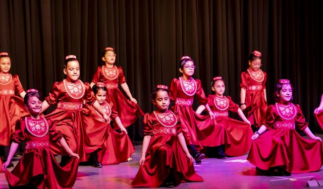 Erzurumlu minik öğrenciler Tataristan'dan gelen videolarla Tatar dansını öğrendi