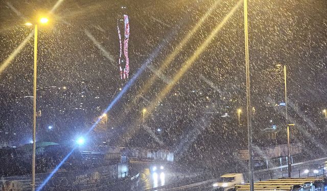 İstanbul'da kar yağışı etkili oluyor