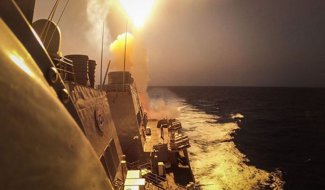 Ensarullah, Kızıldeniz'de ABD savaş gemilerini vurdu
