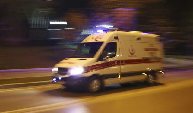 Husumetlisinin iş yerini ateşe vermek isterken yaralandı