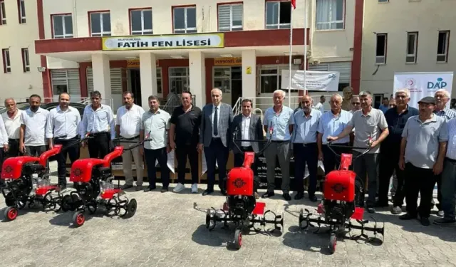 Malatya'da 60 üreticiye çapa makinesi desteği