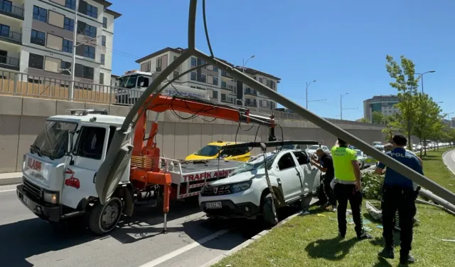 Malatya'da 2 otomobil çarpıştı: 3 yaralı